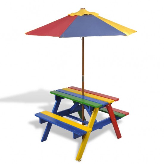 Vaikiškas iškylos stalas su suoliukais ir skėčiu nuo saulės