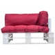 Sodo sofa iš palečių su raudonomis pagalvėlėmis, pušies mediena