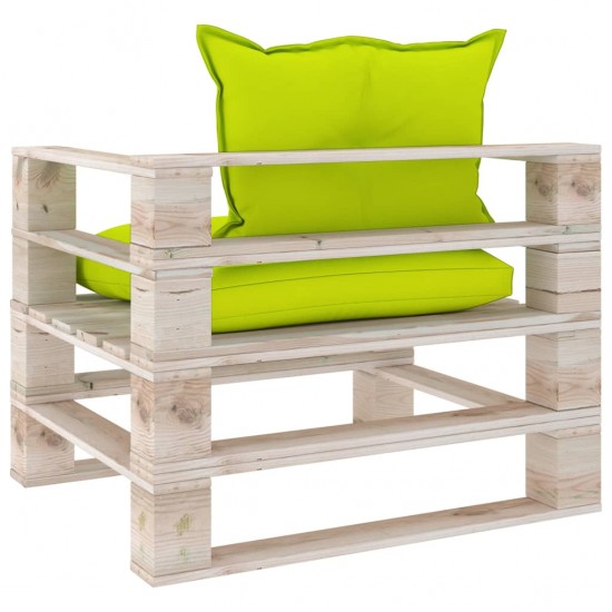 Sodo sofa iš palečių su žaliomis pagalvėlėmis, pušies mediena